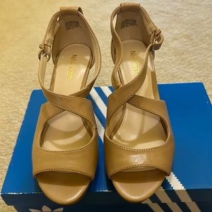 Women sandals